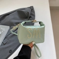 Sac fourre-tout vert menthe avec clous dorés formant le logo SM et bandoulière - Vert