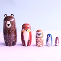 Detail von 5-teiligen russischen Holzpuppen mit handbemalten Waldtieren und glänzender Oberfläche - Waldtier-Serie (TW-SG0503)
