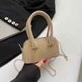 Beige mini shell handtas in leer met lychee patroon en chique gouden ketting - Khaki