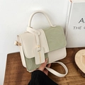 Sac à main carré rétro bicolore blanc crème et vert sauge avec une poignée élégante - Vert