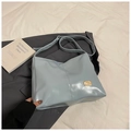 Borsa tote minimalista in pelle azzurra con elegante dettaglio in metallo dorato - Blu