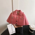 Rosafarbene Mini-Tasche im Jacken-Design mit Silberkette und dekorativen Metallknöpfen - Rosa