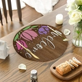 Dettaglio ravvicinato di tovaglietta in lino con motivi floreali e scritta welcome - Stile Welcome Tulipano Rosa Viola (CDS1-2) / 35,5 cm