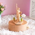 Boîte à musique en bois gravée avec Statue de la Liberté et décor rotatif - Base 11CM / Blanc