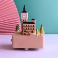 Boîte à musique en bois Big Ben de style européen avec petite voiture et architecture - Base en Bois / Marron