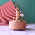 Spieluhr aus Buchenholz mit Freiheitsstatue und Miniaturschiff auf weißem Marmor Dekor - Stil der Freiheitsstatue / 11*11