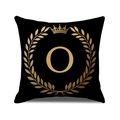 Housse de coussin noire avec couronne de laurier dorée et lettre O pour décoration - Style Lettre O