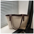 Schicke Stroh-Tote-Bag in Creme mit dunkelbraunen Ledergriffen für den Sommerurlaub - Braun