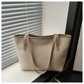 Beigefarbene gewebte Strohtasche mit Lederriemen für Damen im sommerlichen Freizeitstil - Khaki