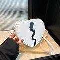 Borsa a tracolla bianca a forma di cuore con fulmine nero e dettagli in argento - Bianco
