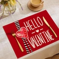 Rote Platzset aus Leinen mit Hello Valentine Schriftzug und schwarz-weißen Streifen - 30x45cm / Hello Valentine Buchstabe und Streifen
