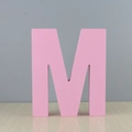 Lettre M décorative en bois rose pour décoration intérieure et mariages - Lettre M