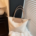 Borsa tote classica in nylon crema con manici e patta in pelle kaki per il pendolarismo - Bianco