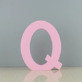 Lettre Q décorative en bois rose avec finition mate pour la maison et les mariages - Lettre Q