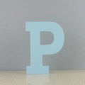 Lettre P décorative en bois bleu clair au fini mat pour décoration de maison et mariage - Lettre P