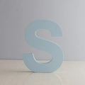 Lettre S décorative en bois bleu clair pour décoration intérieure et mariage - S