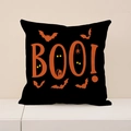 Halloween kussensloop zwart met oranje BOO-letters en patronen van spinnen en vleermuizen - BOO Letters Stijl (CRW02-2)
