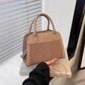 Borsa a conchiglia retrò beige e marrone in tessuto chevron con tracolla e manico superiore - Cachi