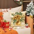 Funda de cojín navideño con flores doradas y adornos en un sofá marrón acogedor - 45x45cm / Decoración Floral Dorada (YMA86-4)