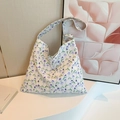 Hobo-Schultertasche mit lila Blumenmuster und breitem Riemen für Damen im Sommer - Beige