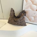Klassische Canvas-Tragetasche mit Leopardenmuster und geräumigem Innenraum für den Alltag - Leopard Braun