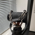 Sac cylindre rétro noir pour femme avec chaîne argentée et bandoulière large confortable - Noir
