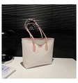 Sac cabas blanc et rose avec motifs cœurs en relief et longue bandoulière pour le quotidien - Style de base / Rose