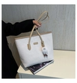 Sac cabas blanc à graffitis avec anses marron et charmant pompon en peluche blanc - Avec Pendentif / Kaki