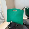 Sac à main minimaliste vert en cuir synthétique grainé avec poignée découpée - Vert