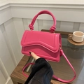 Borsa a tracolla rosa chic in pelle PU con patta a onde e manico con nodo trendy - rosa acceso