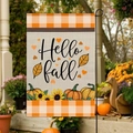 Bandiera da giardino Hello Fall con zucca e girasole su tessuto di iuta strutturato - 30x45cm / Bordo a Quadri Arancione e Bianco (FGF067)