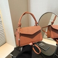 Sac à main marron à texture tressée avec poignée nouée et bandoulière élégante chic - Brun Foncé