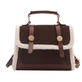 Bolso de hombro marrón retro en cuero sintético con ribete de piel sintética blanca - Marrón Oscuro