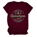 T-shirt bordeaux a maniche corte stesa con trifogli verdi e testo artistico - S / Borgogna