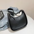 Borsa a mezzaluna minimalista in pelle PU nera con tracolla regolabile e logo in rilievo - Nero