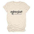 Detalle de camiseta beige con estampado de texto negro y mangas enrolladas - S / Fuente Negra / Arena