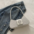 Elegante borsa sottospalla beige con motivo monogramma M e dettaglio logo in metallo - Bianco