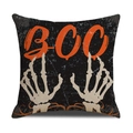 Halloween kussensloop met oranje BOO tekst en schedelhanden op zwart linnen stof - BOO Schedel Hand Patroon (YMW6-4)