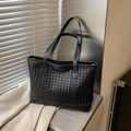 Klassische schwarze gewebte Leder-Tote-Bag mit Metallplakette für das Büro und Alltag - Schwarz