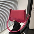 Borsa a tracolla retrò rosa con texture a pieghe e patta asimmetrica moderna - Rosa Rosso