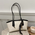 Retro cream white tote bag with black trim and decorative pendant for office commute - With Pendant / White