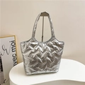 Bolso tote acolchado plateado metalizado con acabado brillante y asas anchas - Plateado