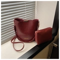 Borsa a secchiello vintage bordeaux con manico intrecciato e pochette abbinata - Borgogna