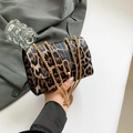 Elegante borsa a tracolla leopardata con catena dorata e chiusura in metallo per donna - Marrone