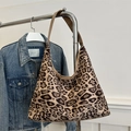Bolso tote retro con estampado de leopardo y correa ancha marrón para moda de otoño - Caqui