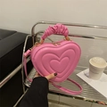 Rosafarbene herzförmige Handtasche aus PU-Leder mit Falten griff und Golddetails - Rosa