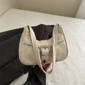 Bolso de hombro media luna beige crema de estilo francés con cremalleras y hebilla plata - Blanco