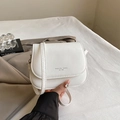 Bolso de montura minimalista en cuero blanco con letras de moda para mujer - Blanco