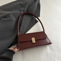 Retro burgundy baguette shoulder bag with smooth leather finish and golden clasp - Dark Brown