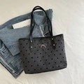 Borsa tote grigio scuro con pois neri e dettaglio fiocco in metallo argento da donna - Fiocco